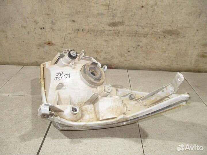 Фара правая Toyota Land Cruiser Prado 120