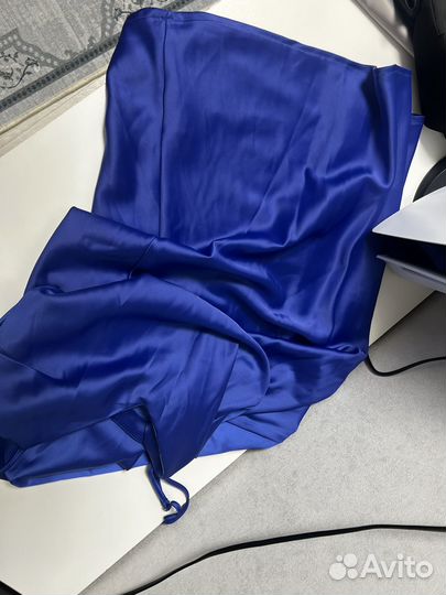 Атласные базовые платья