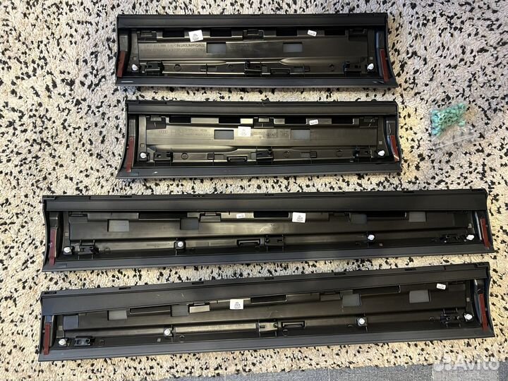 Нижние накладки на двери