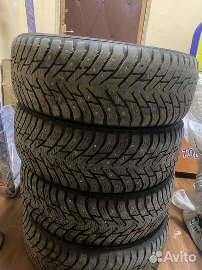 Nokian Tyres Hakkapeliitta 8 215/60 R17