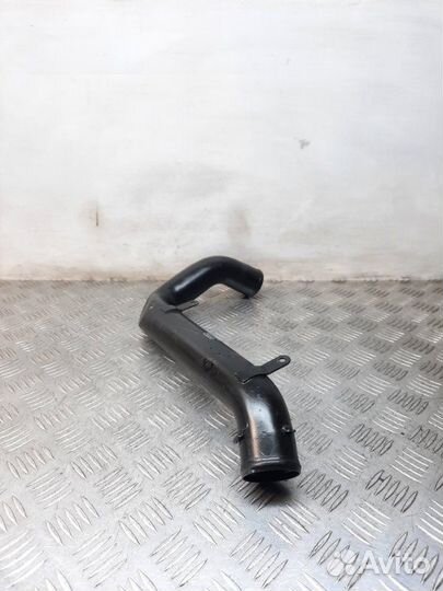 Патрубок интеркулера Volkswagen Passat седан 2.5