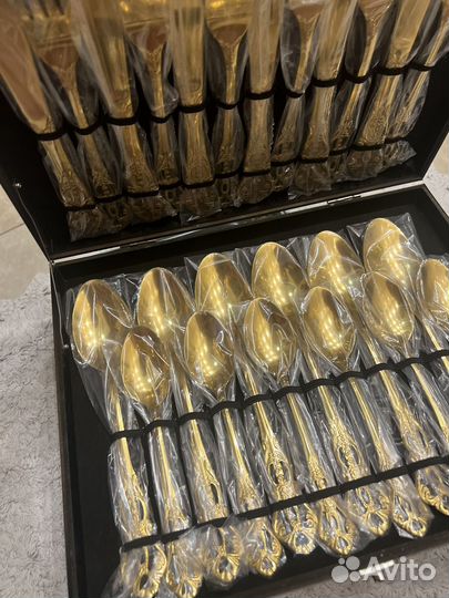 Набор столовых приборов (новый) золото-серебро