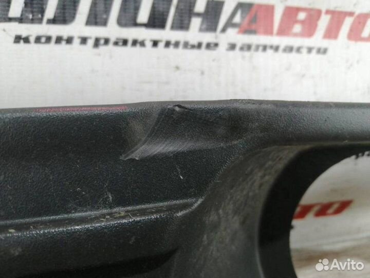 Решетка противотуманной фары правая Ford Focus 2