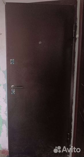 Металлическая дверь бу двойная