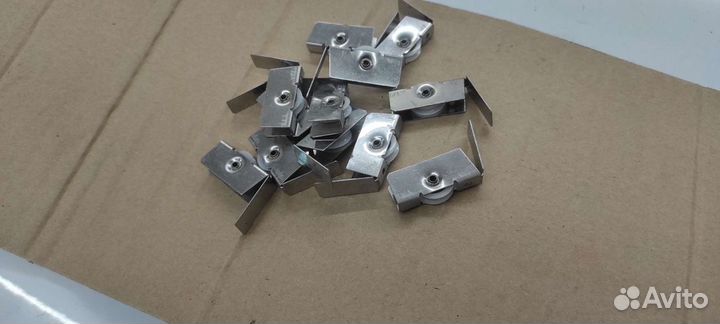 Мебельные ролики для раздвижных шторок витрин