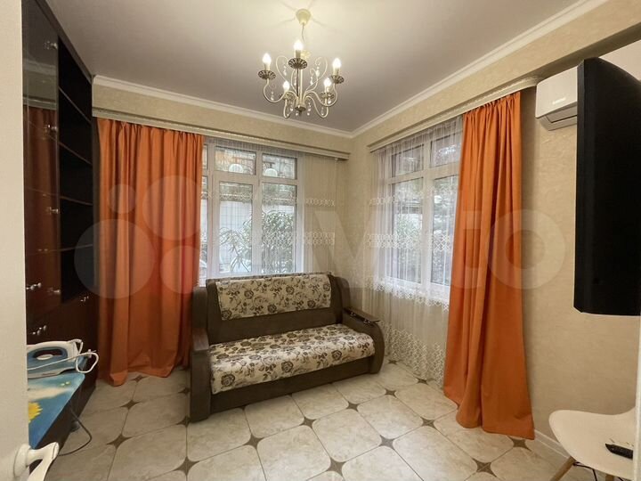 2-к. квартира, 50 м², 1/12 эт.