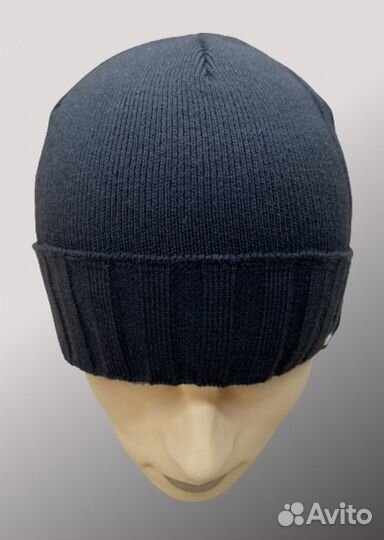 Вязаная мужская шапка с отворотом в рубчик черная