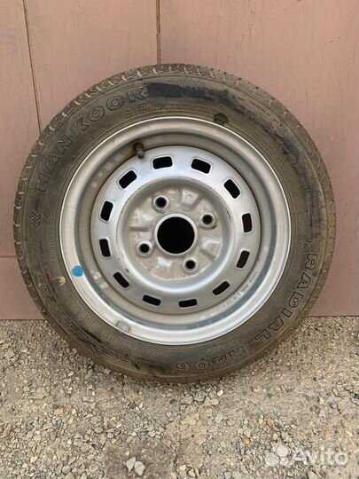 R13 Hankook Radial H406 145/70, PCD 4x114.3 DIA 60.1