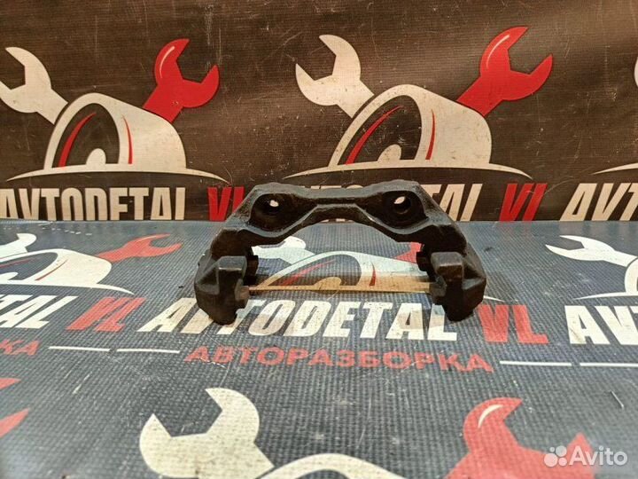 Скоба суппорта передняя Volkswagen Polo