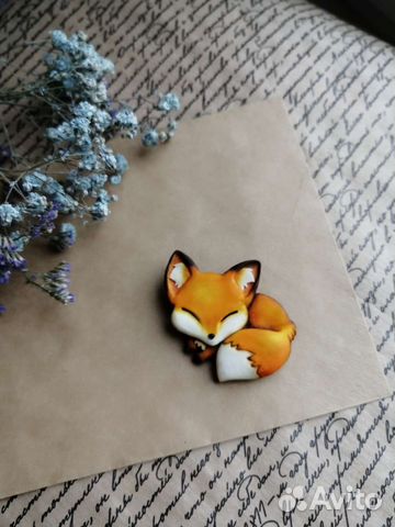 Брошь значок лиса
