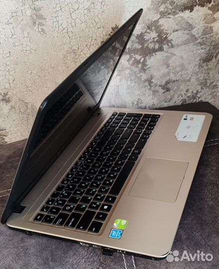 Ноутбук asus R540M