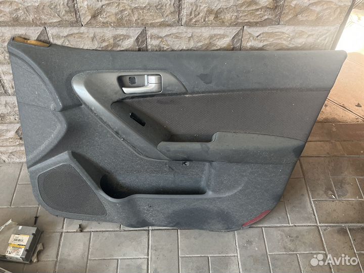 Обшивка дери передней правой kia cerato 2