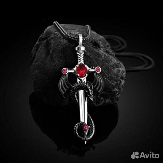 Кулон, подвеска на цепи 