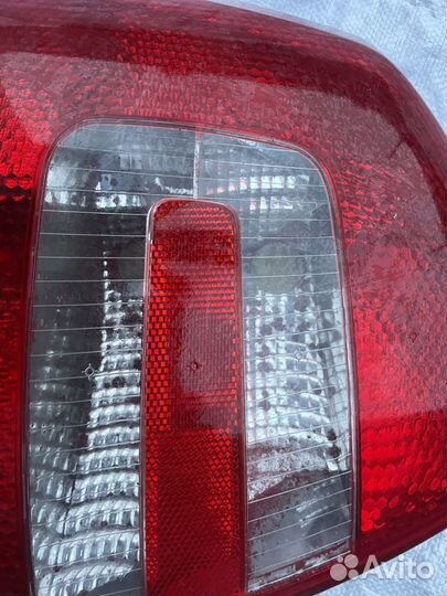 Задняя левая фара на Шкода Октавия А5