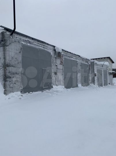 Гараж, > 30 м²
