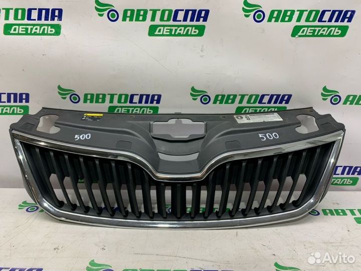 Решетка радиатора передняя Skoda Rapid cayc 2013