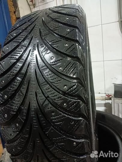 Sava Eskimo Stud 215/60 R16 99T