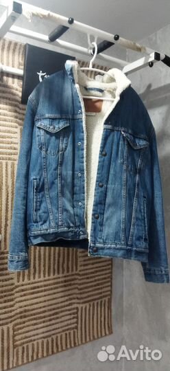 Джинсовая куртка с мехом levis