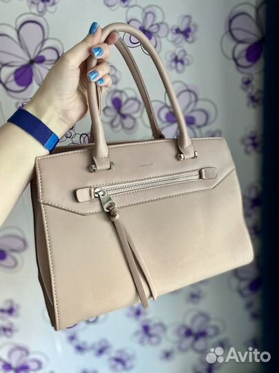 Бежевая сумка классическая David Jones