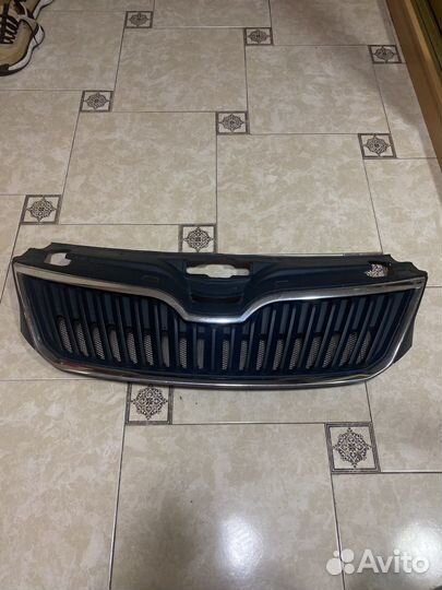 Передняя решетка радиатора