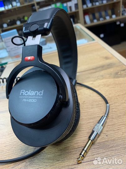 Мониторные наушники Roland RH-200