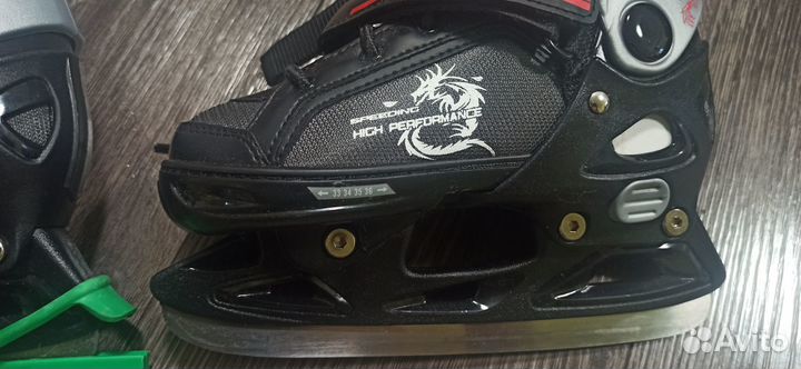 Коньки детские ледовые