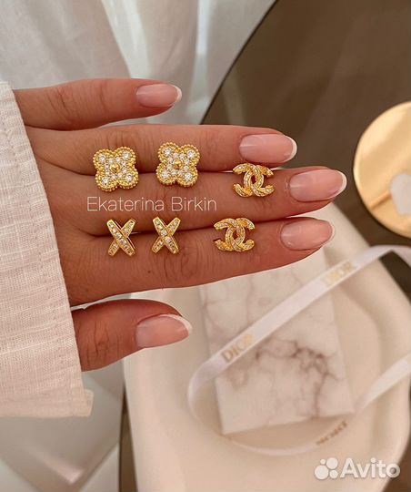 Серьги иксы chanel vc цвет золото камни