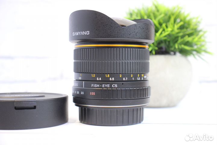 Samyang 8mm f/3.5 Fisheye Canon SN0190