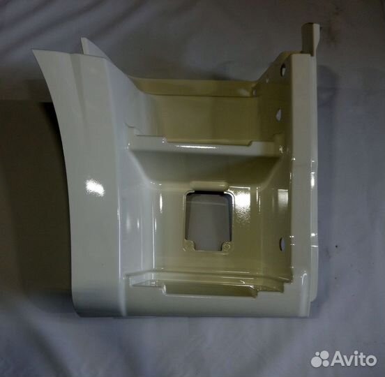 Щиток подножки левый 5490