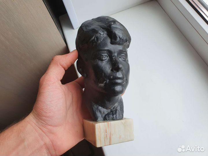 Бюст Есенина СССР