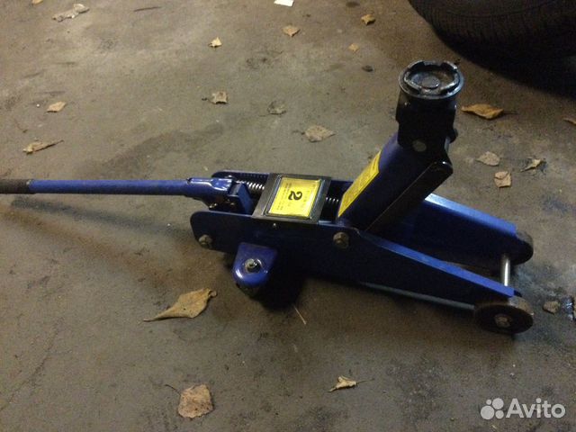 Домкрат подкатной 2 тонны б/у. В резерве купить в Москве | Авито