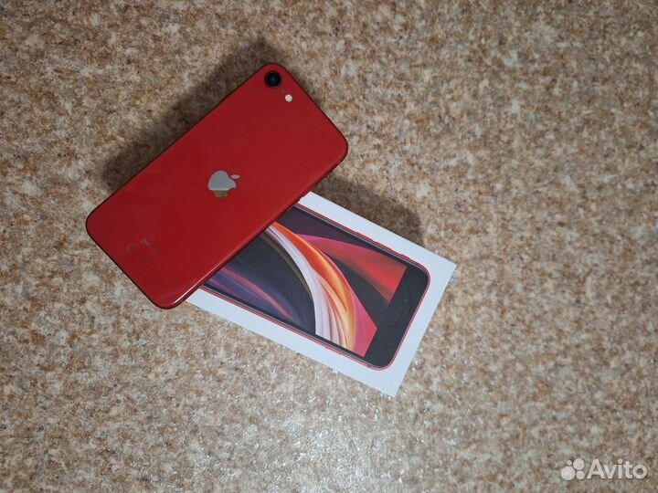 iPhone SE, 64 ГБ