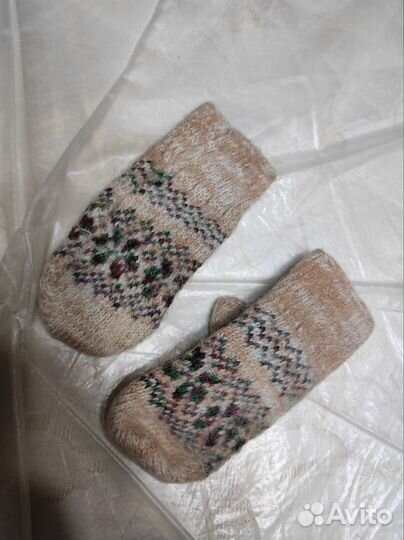 Варежки и шапка