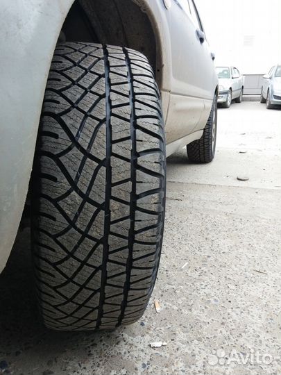 Michelin Latitude Cross 215/65 R16 98T