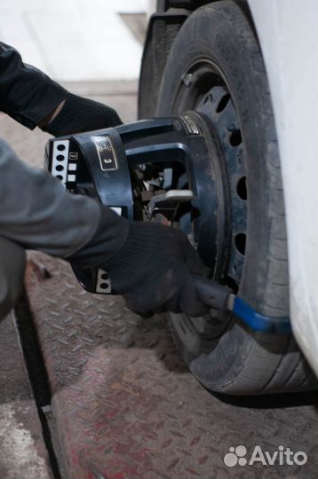 Сход развал 3D на стенде Hunter