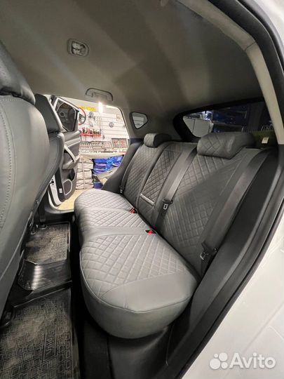 Чехлы Автопилот Geely Coolray серые с ромбами