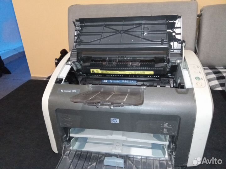 Принтер Б/У hp laserjet 1010