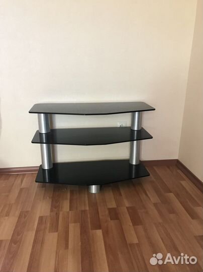 Стеклянная тумба под тв