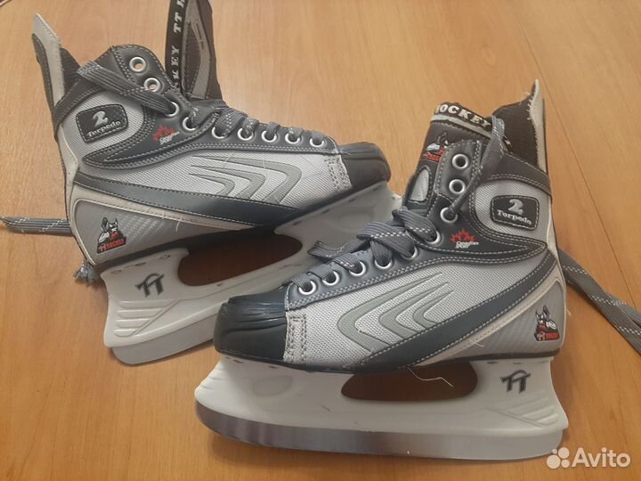 Коньки хоккейные 40 размер