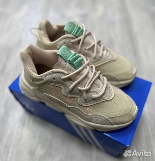 Кроссовки женские Adidas Ozweego