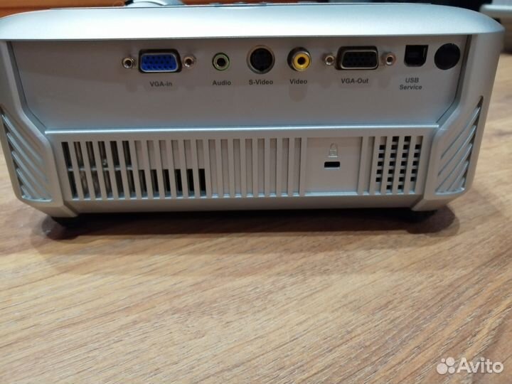 Продам проектор Viewsonic PJ406D