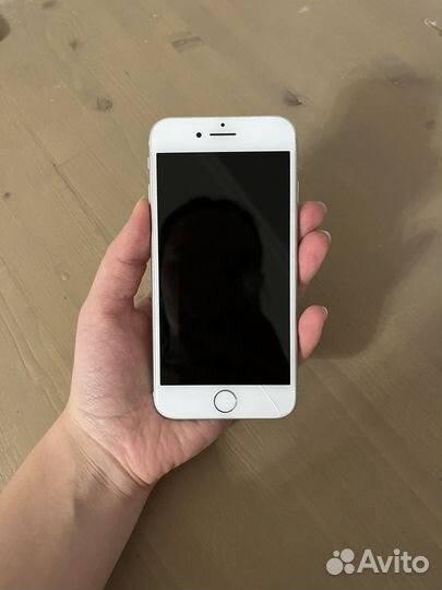 iPhone 8, 64 ГБ