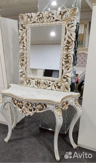 Консоль с зеркалом