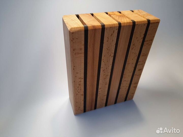 Подставка под ножи из бука и термоясеня