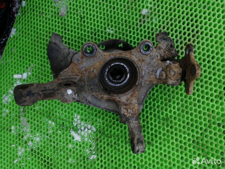 Кулак поворотный передний левый Opel Corsa D