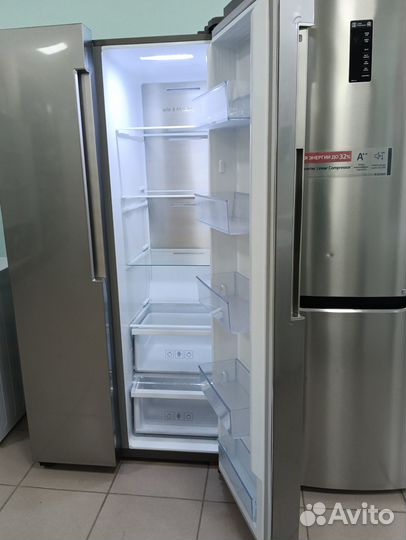 Холодильник Samsung Side-by-Side RS62K6130S8