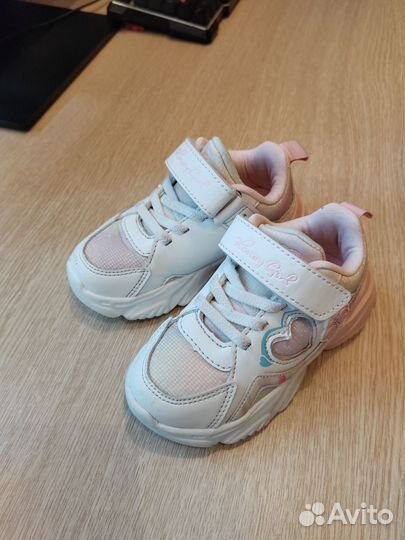 Кроссовки для девочки 24 размер