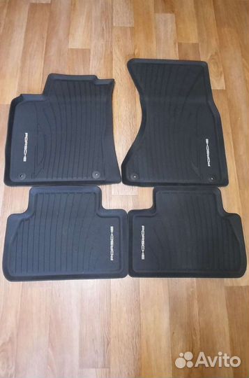 Комплект резиновых ковров