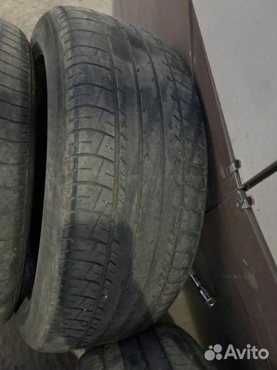 Yokohama BluEarth E70 215/55 R17 94