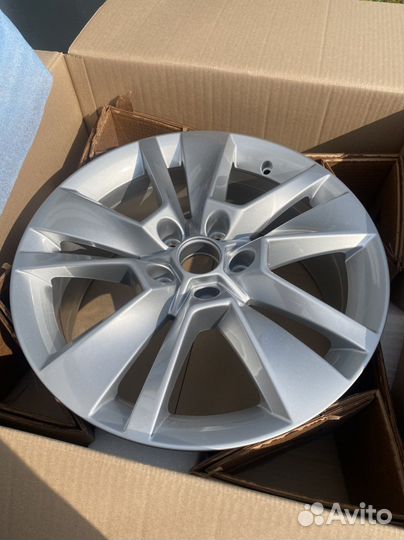 Skoda Triton R17 Новые